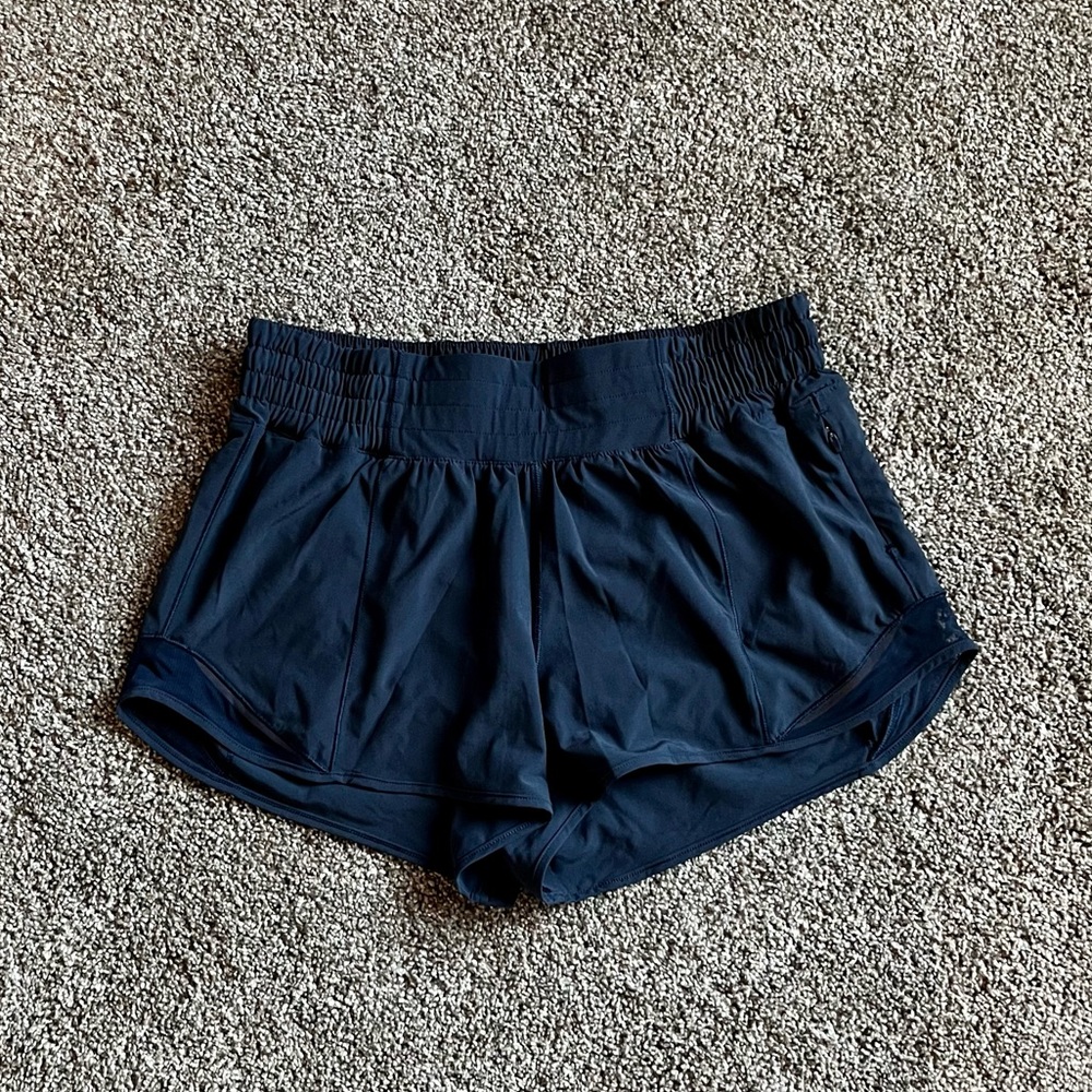 Lululemon Hotty Hot HR Short 2.5” Navy size 6